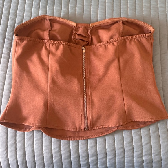 Corset - Picture 2 of 2